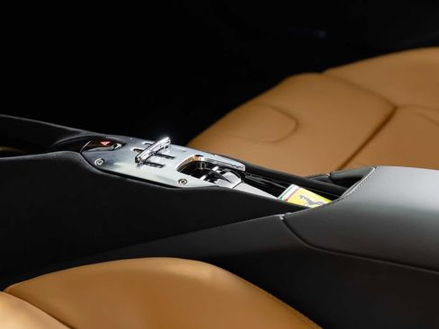 Used 2022 Ferrari SF90 Stradale image 6