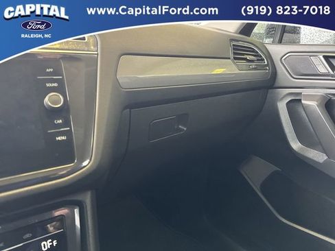 Used 2022 Volkswagen Tiguan SE image 30