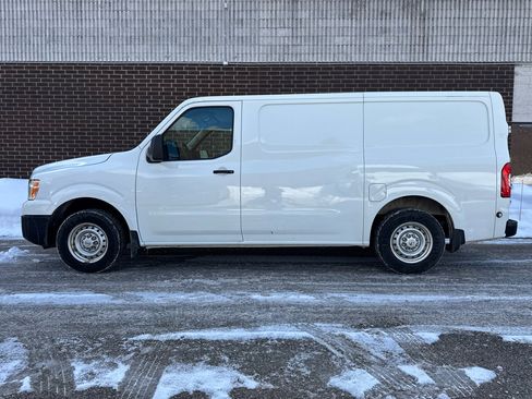 Used 2020 Nissan NV 2500 S image 2