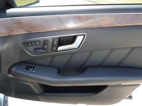 Used 2013 Mercedes-Benz E 350 4MATIC Sedan image 23