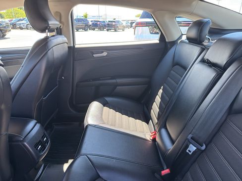 Used 2018 Ford Fusion SE w/ Equipment Group 201A FWD image 32