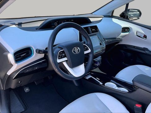Used 2016 Toyota Prius Four FWD image 16