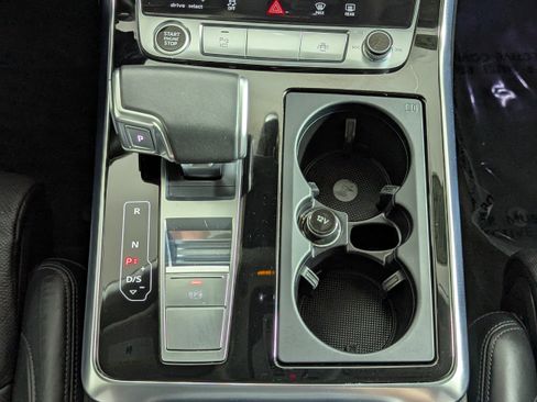 Used 2022 Audi Q8 Prestige image 17