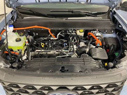 New 2026 Ford Maverick XLT w/ XLT Luxury Package FWD image 8