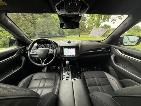 Used 2022 Maserati Levante Modena AWD/4WD image 36