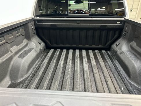 Used 2024 Chevrolet Colorado Trail Boss w/ Technology Package AWD/4WD image 4