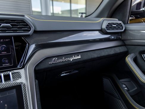 Used 2024 Lamborghini Urus Performante image 34