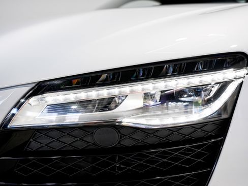 Used 2014 Audi R8 V8 image 28