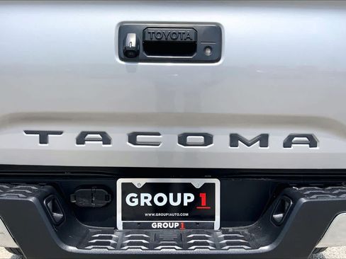 Used 2021 Toyota Tacoma SR5 RWD image 10