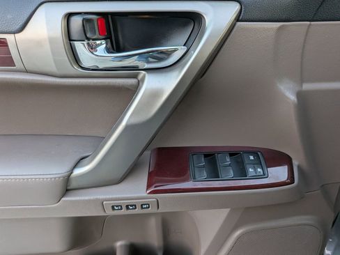 Used 2018 Lexus GX 460 Premium w/ Premium Package image 10