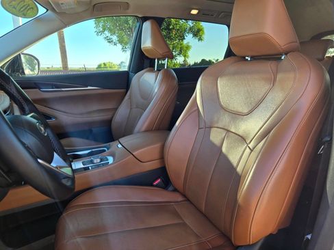 Used 2023 INFINITI QX60 Sensory w/ Cargo Package AWD/4WD image 16