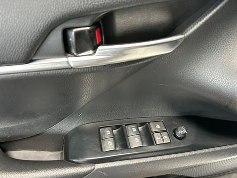 Used 2019 Toyota Camry SE w/ Audio Package FWD image 12