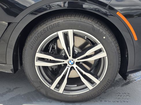 New 2026 BMW X7 xDrive40i w/ M Sport Package AWD/4WD image 3