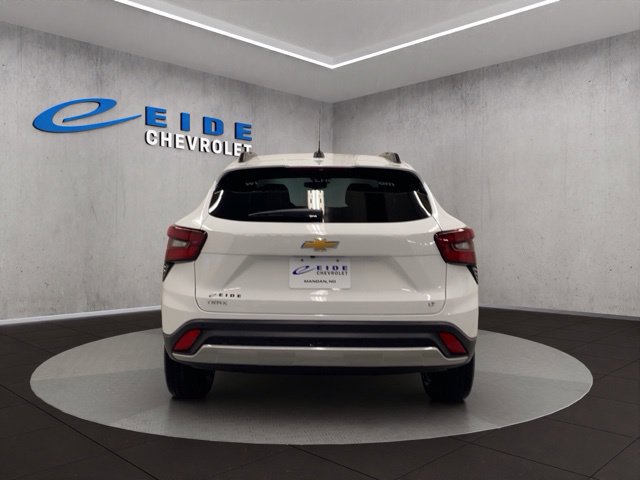 New 2026 Chevrolet Trax LT w/ Driver Confidence Package FWD image 7