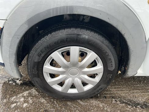 Used 2013 Ford Transit Connect XLT image 22