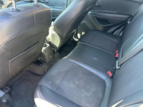 Used 2019 Chevrolet Trax LT w/ LT Convenience Package image 7