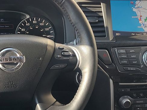 Used 2019 Nissan Pathfinder SL AWD/4WD image 22