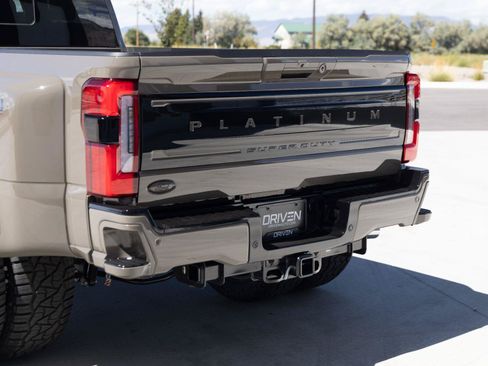 Used 2026 Ford F450 Platinum w/ Platinum Plus Package AWD/4WD image 10