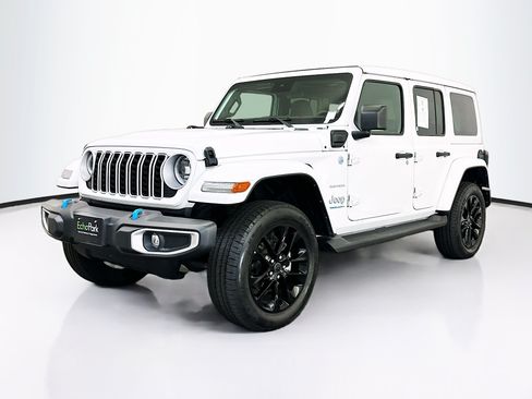 Used 2024 Jeep Wrangler Unlimited Sahara w/ Safety Group AWD/4WD image 3