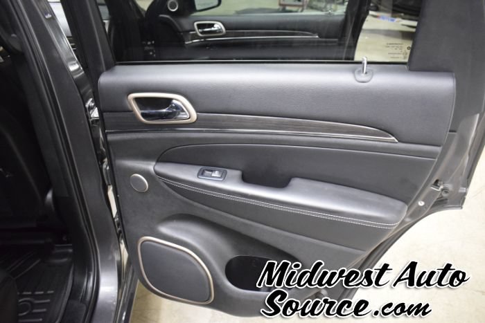 Used 2017 Jeep Grand Cherokee Overland w/ Jeep Active Safety Group AWD/4WD image 28