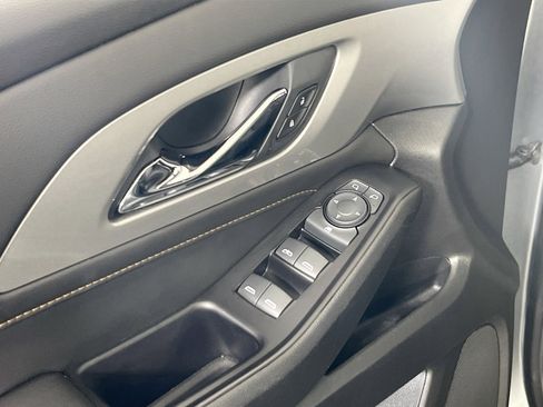 Used 2020 Chevrolet Traverse LT image 17