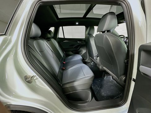 New 2026 Volkswagen Tiguan SE R-Line AWD/4WD image 27