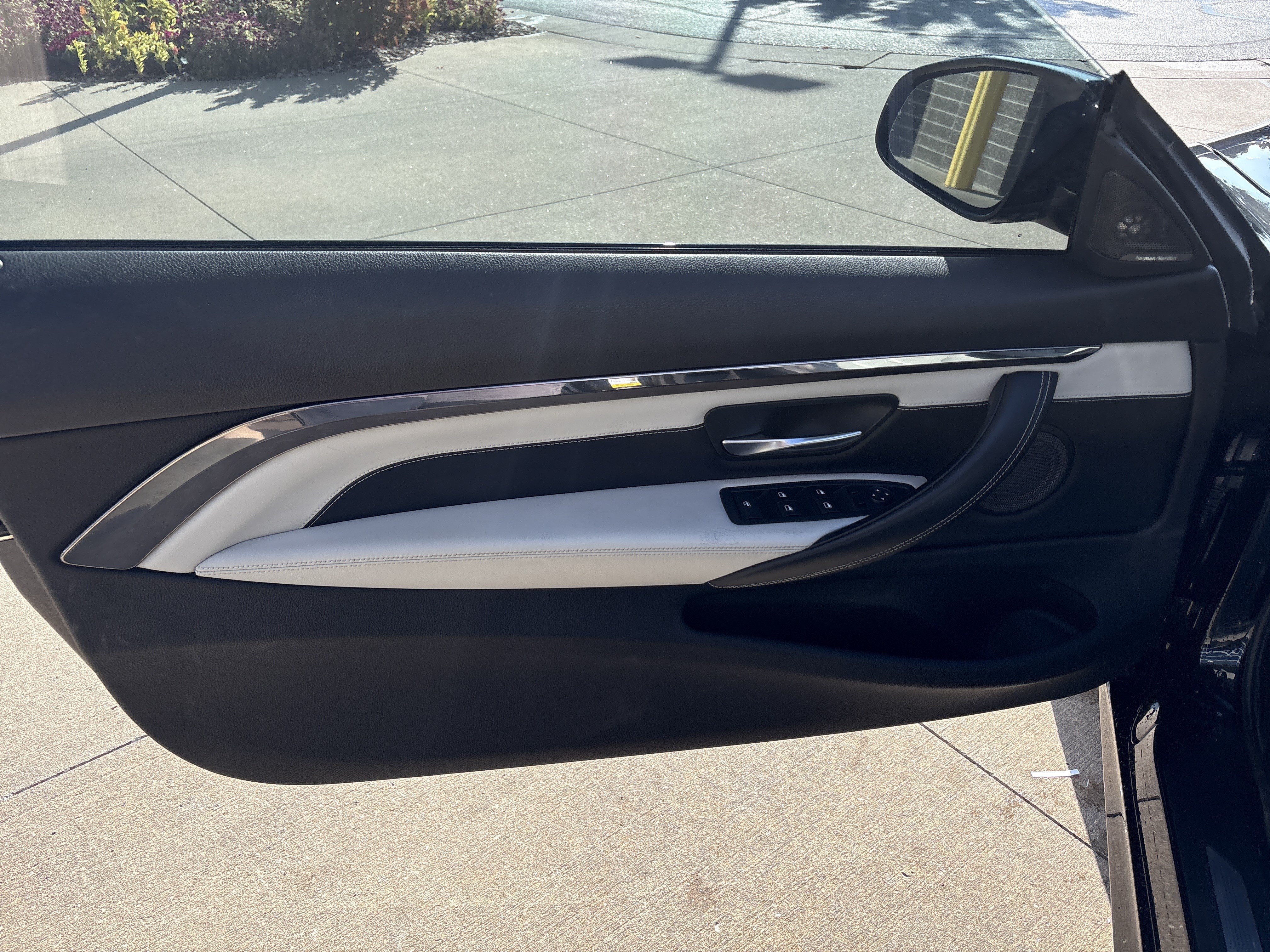 Used 2015 BMW M4 Convertible RWD image 14