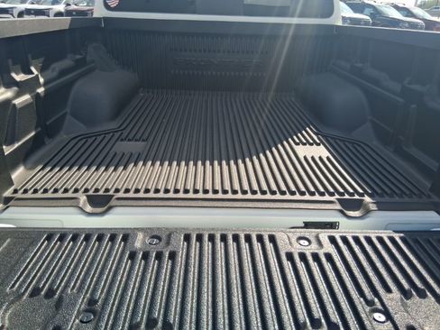 New 2026 Nissan Frontier SV RWD image 6