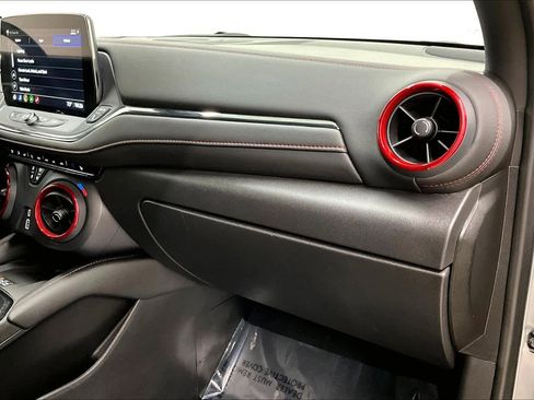 Used 2025 Chevrolet Blazer RS image 18