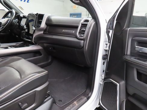 Used 2022 RAM 2500 Laramie w/ Night Edition image 27