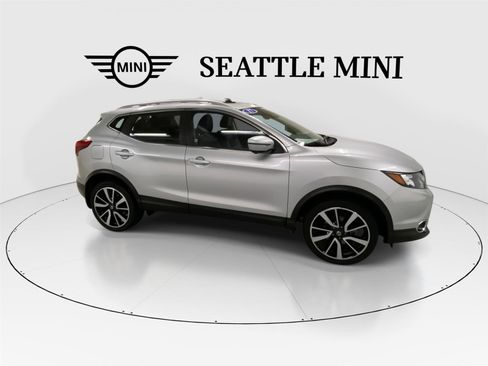 Used 2017 Nissan Rogue Sport SL w/ SL Premium Package image 13