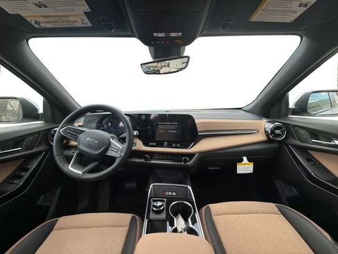 New 2026 Chevrolet Equinox ACTIV w/ Convenience Package III FWD image 13
