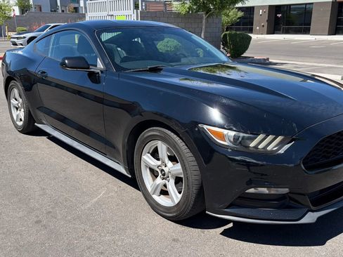 Used 2016 Ford Mustang Coupe RWD image 7