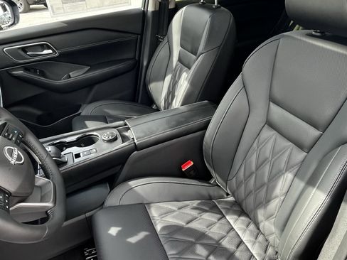 New 2026 Nissan Rogue Platinum AWD/4WD image 13