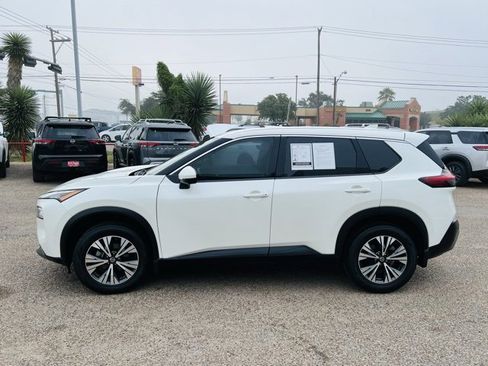 Certified 2021 Nissan Rogue SV image 4