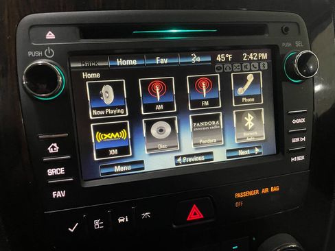 Used 2017 Chevrolet Traverse LT w/ Style and Technology Package image 38