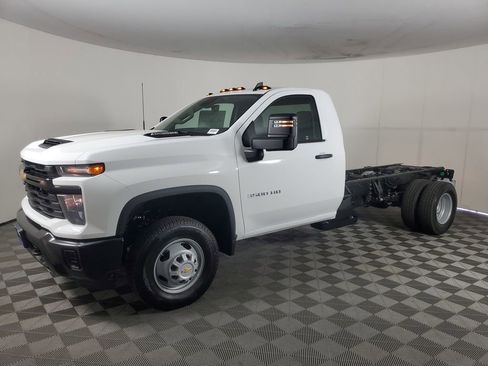 New 2026 Chevrolet Silverado 3500 W/T RWD image 8