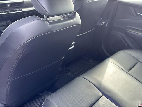 Used 2024 Toyota Prius XLE AWD/4WD image 31