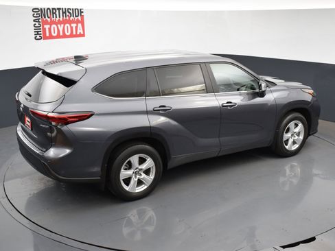 Used 2023 Toyota Highlander LE image 23