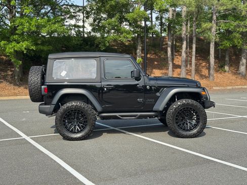 Used 2025 Jeep Wrangler Sport AWD/4WD image 13