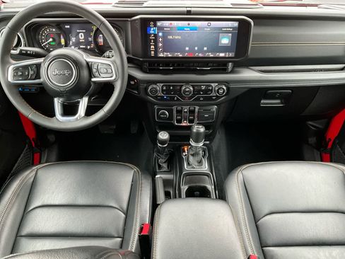 Used 2024 Jeep Wrangler Unlimited Sahara AWD/4WD image 12