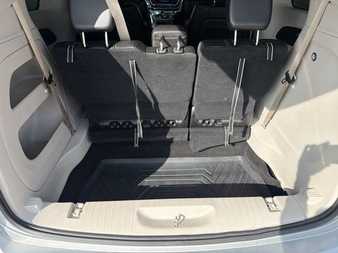 Used 2023 Chrysler Pacifica Touring-L FWD image 25