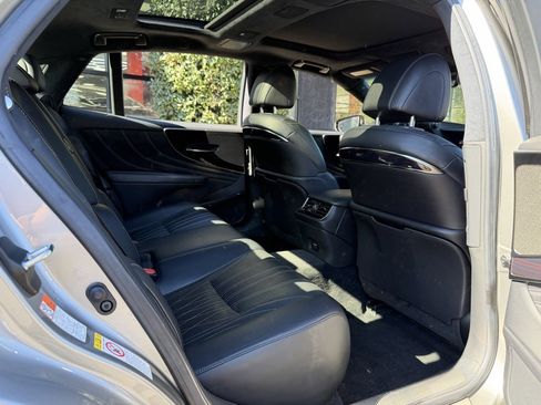 Used 2018 Lexus LS 500 w/ Interior Upgrade Package image 38