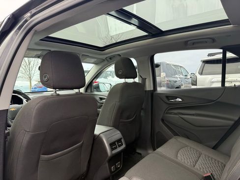 Used 2018 Chevrolet Equinox LT w/ Sun & Infotainment Package image 16