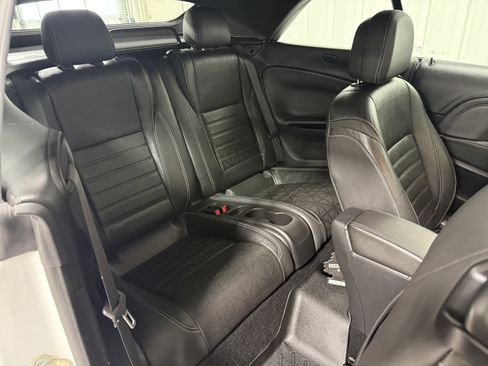 Used 2019 Buick Cascada Premium image 12