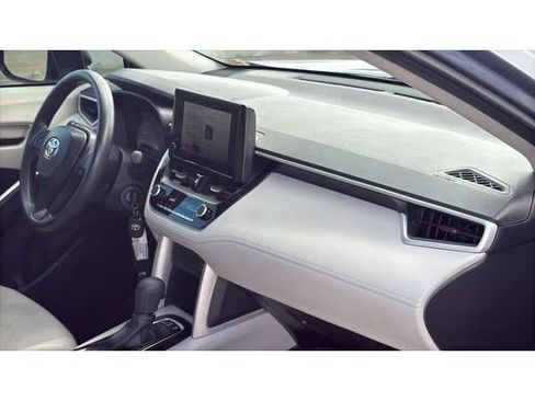 Certified 2025 Toyota Corolla Cross L FWD image 29