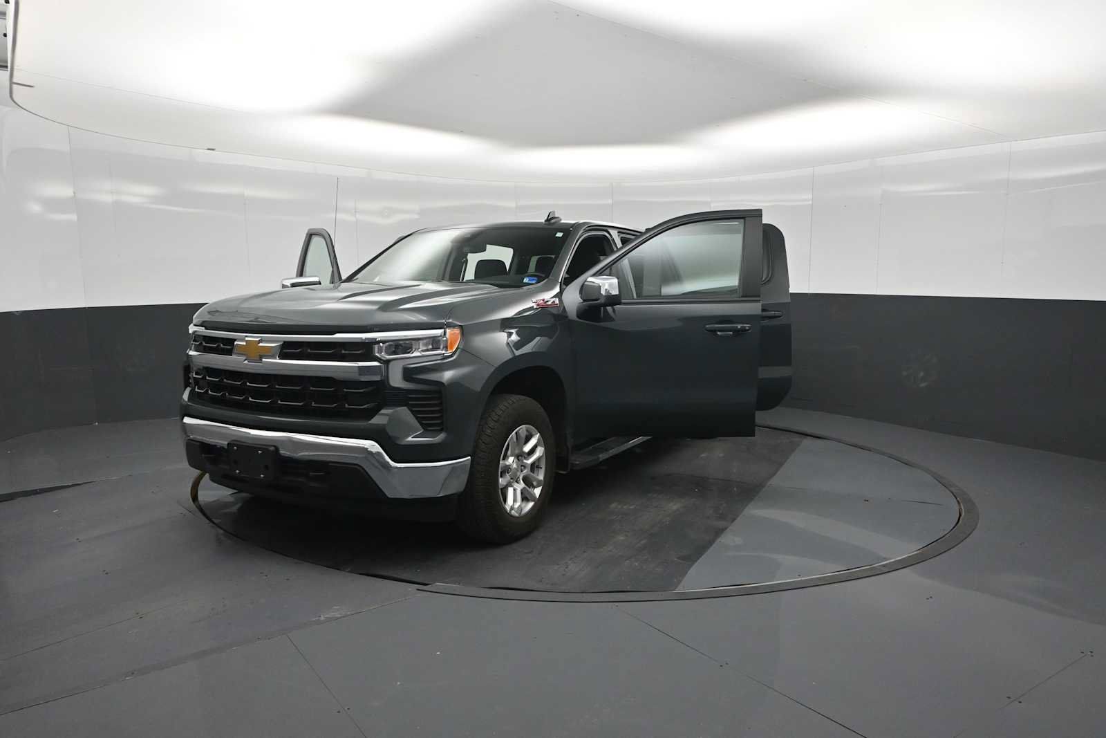 Used 2025 Chevrolet Silverado 1500 LT w/ Z71 Off-Road Package AWD/4WD image 51