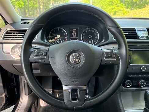 Used 2015 Volkswagen Passat 1.8T SE FWD image 22