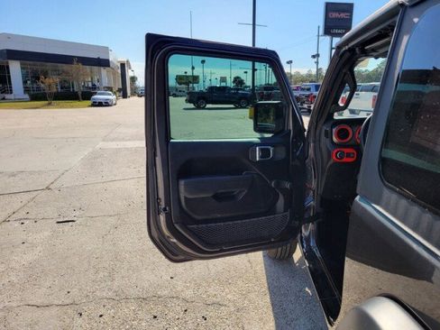 Used 2023 Jeep Wrangler Sport image 12