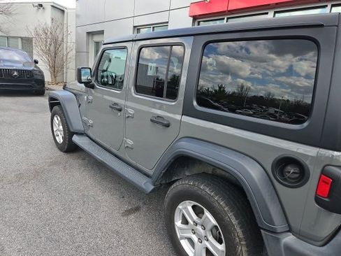 Used 2018 Jeep Wrangler Unlimited Sport S image 11